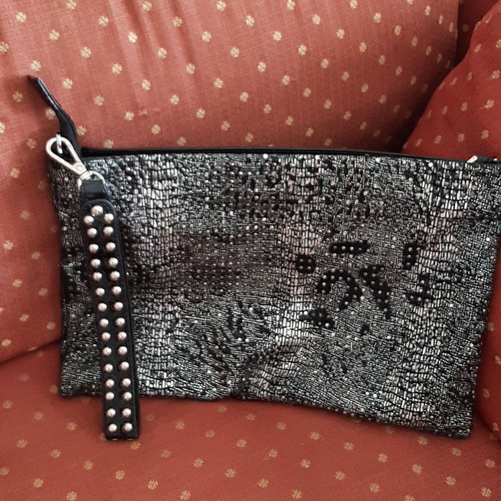 Vintage sparkly silver and black clutch purse